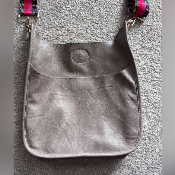 Stylish Taupe Crossbody Bag with Pink Strap - Picture 2 of 6